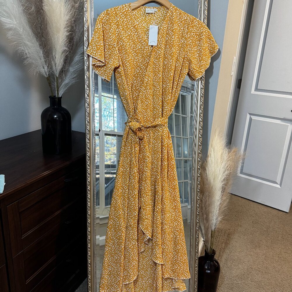 [NWT] Love Olive Co. Yellow & White Floral Wrap Dress – High-Low Midi, Size [S]